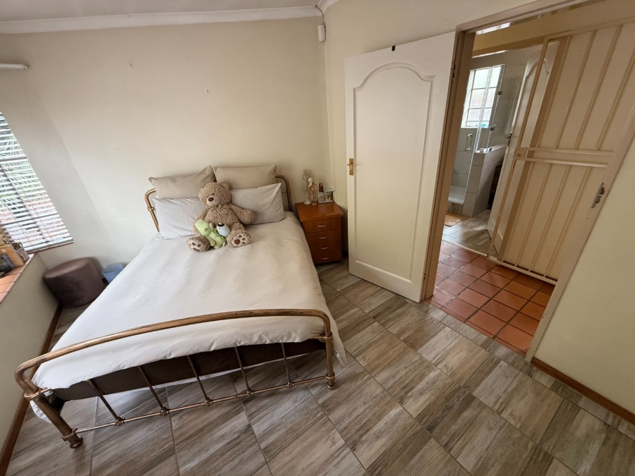 3 Bedroom Property for Sale in Die Hoewes Gauteng