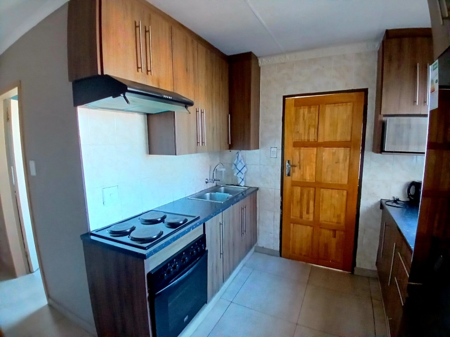  Bedroom Property for Sale in Geluksdal Gauteng