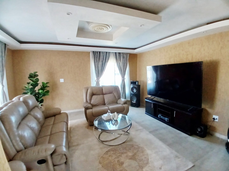  Bedroom Property for Sale in Geluksdal Gauteng