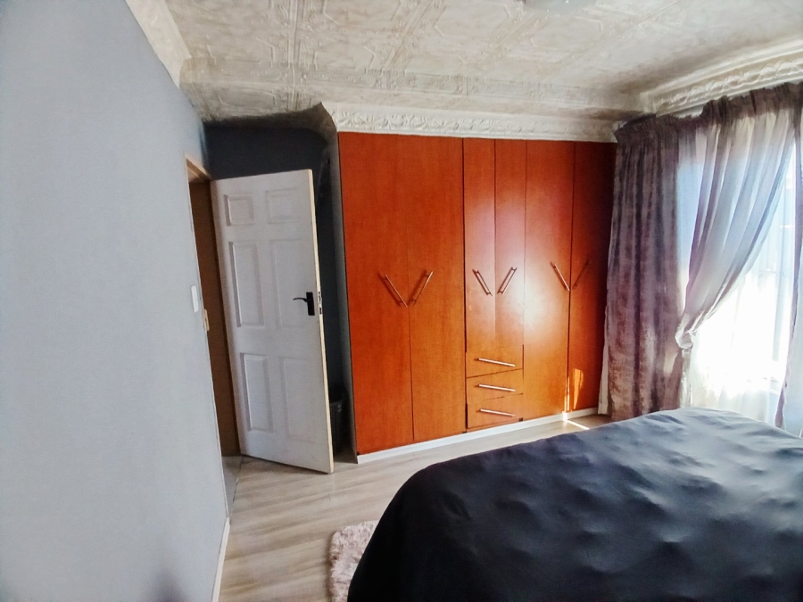  Bedroom Property for Sale in Geluksdal Gauteng