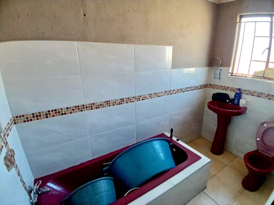  Bedroom Property for Sale in Geluksdal Gauteng