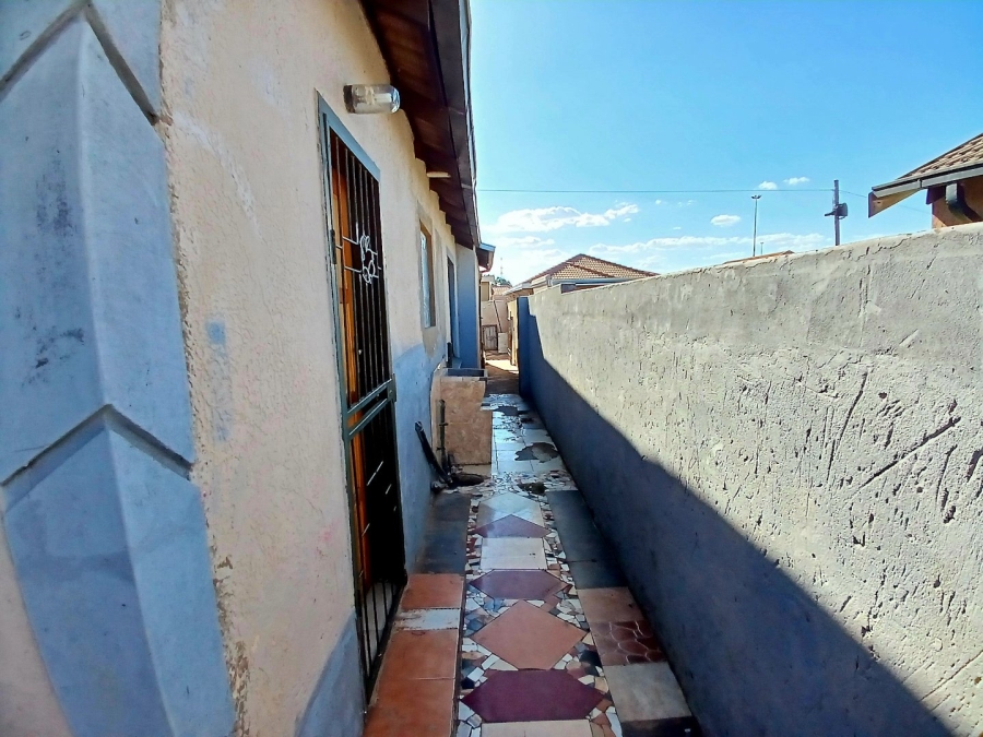  Bedroom Property for Sale in Geluksdal Gauteng