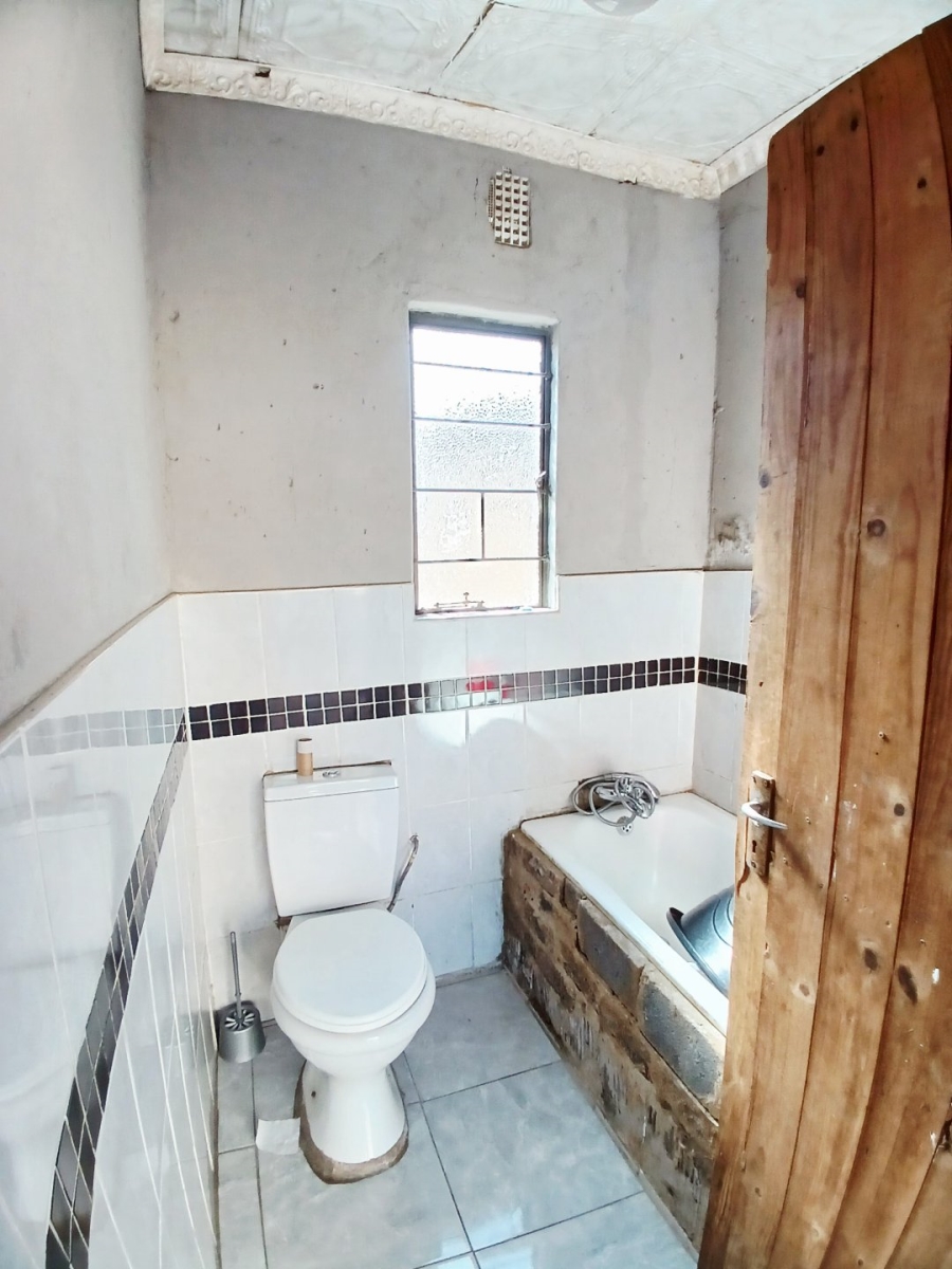  Bedroom Property for Sale in Geluksdal Gauteng