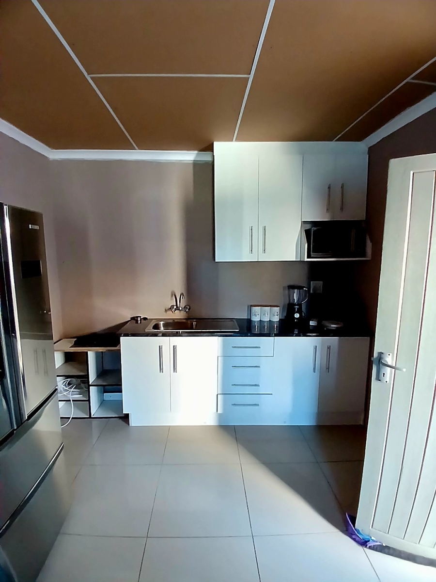  Bedroom Property for Sale in Geluksdal Gauteng