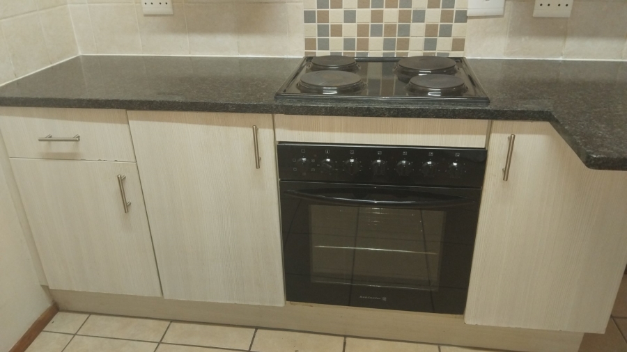 To Let 2 Bedroom Property for Rent in Klipfontein Gauteng