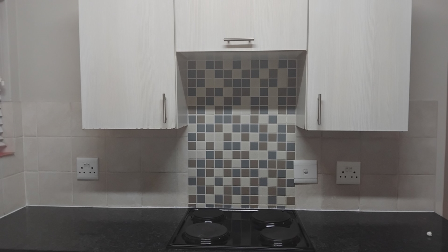 To Let 2 Bedroom Property for Rent in Klipfontein Gauteng