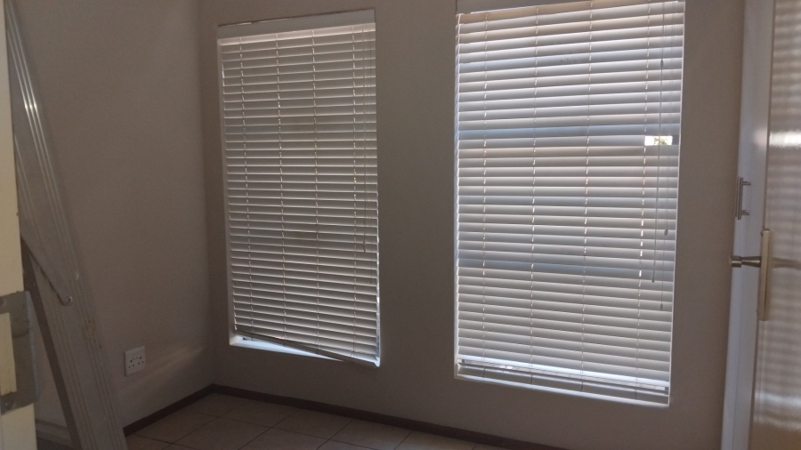 To Let 2 Bedroom Property for Rent in Klipfontein Gauteng