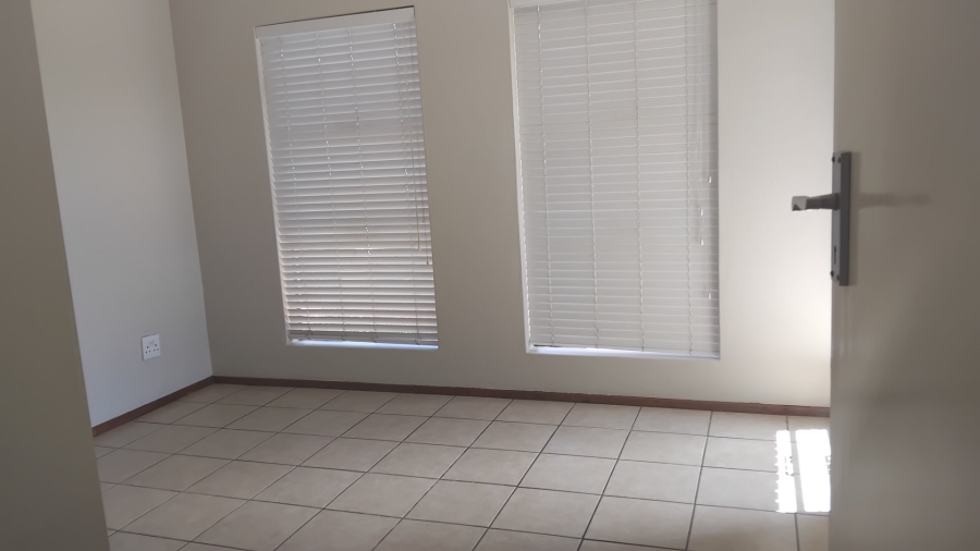 To Let 2 Bedroom Property for Rent in Klipfontein Gauteng