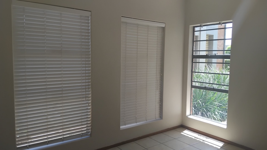 To Let 2 Bedroom Property for Rent in Klipfontein Gauteng