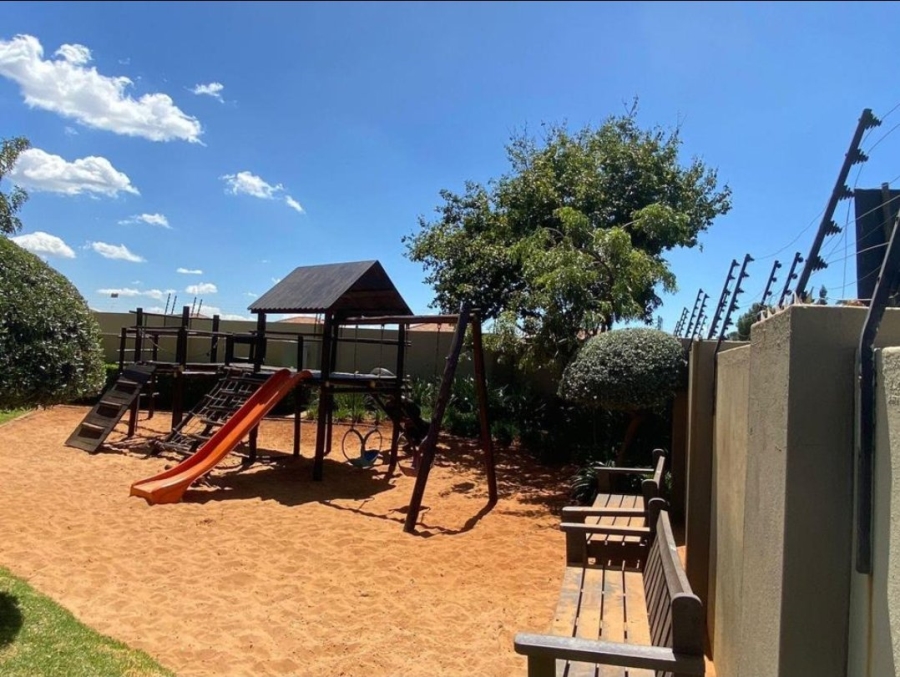 To Let 2 Bedroom Property for Rent in Klipfontein Gauteng