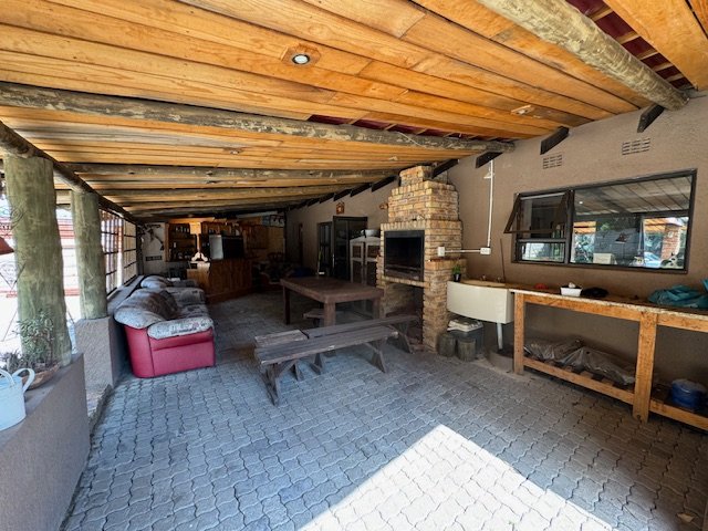 4 Bedroom Property for Sale in Esther Park Gauteng