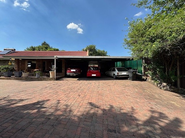 4 Bedroom Property for Sale in Esther Park Gauteng