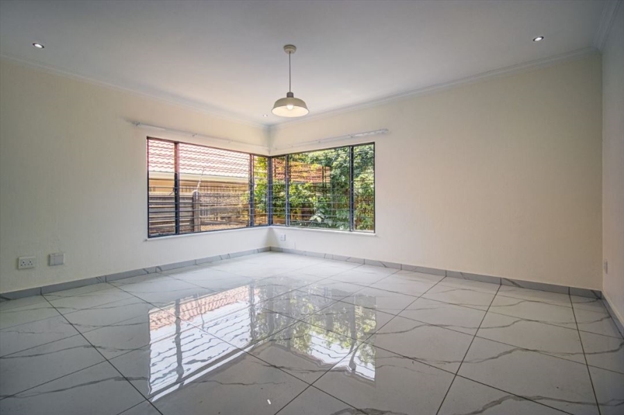 4 Bedroom Property for Sale in Glen Marais Gauteng