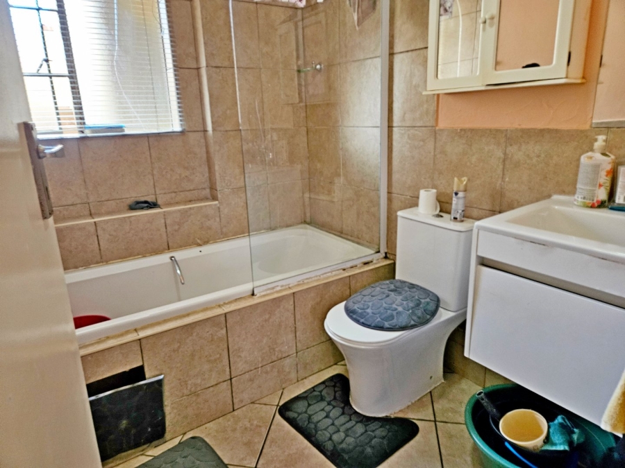 2 Bedroom Property for Sale in Terenure Gauteng
