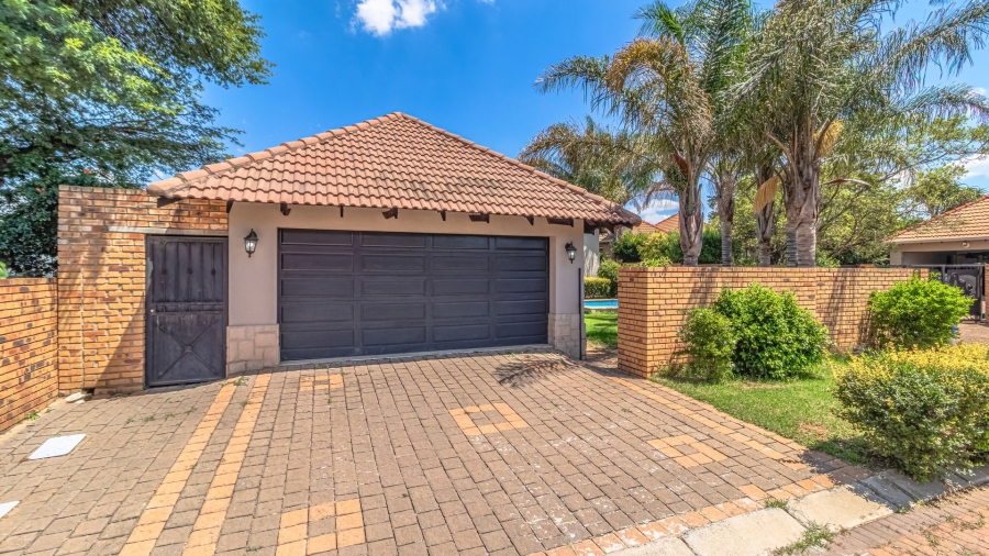 4 Bedroom Property for Sale in Greenstone Hill Gauteng
