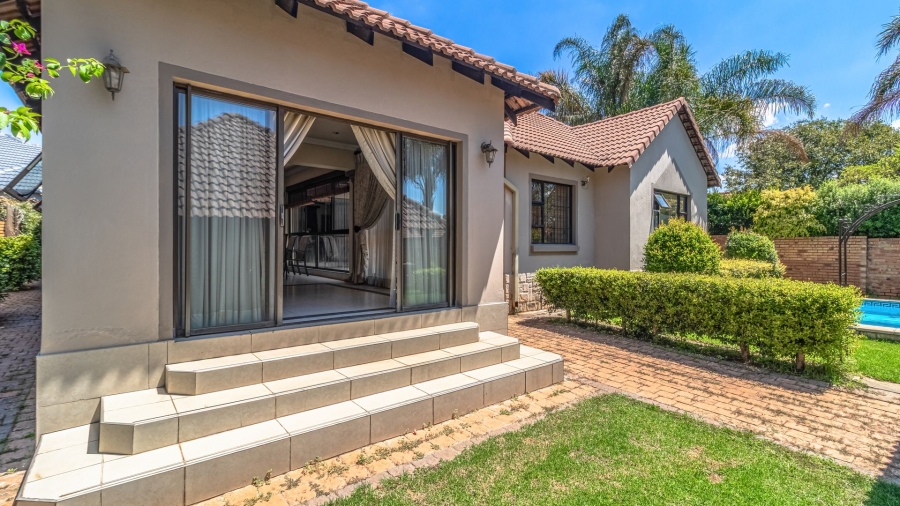 4 Bedroom Property for Sale in Greenstone Hill Gauteng