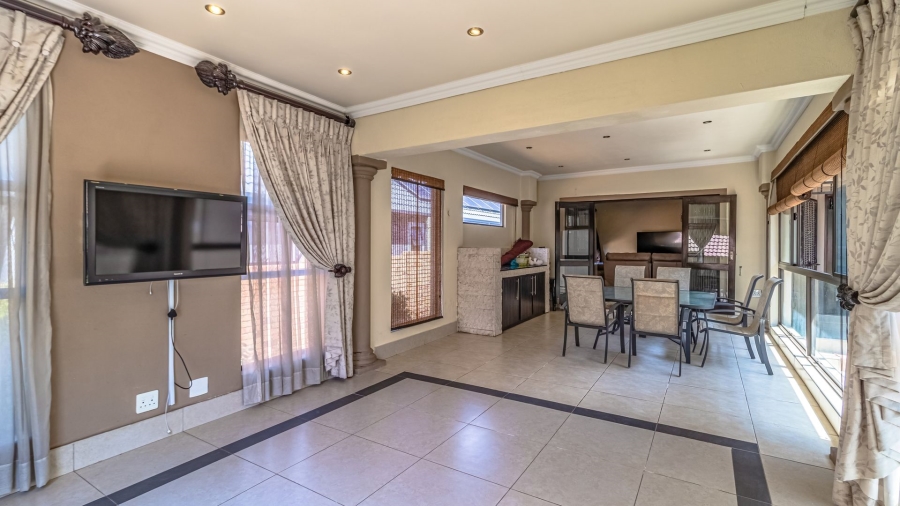 4 Bedroom Property for Sale in Greenstone Hill Gauteng