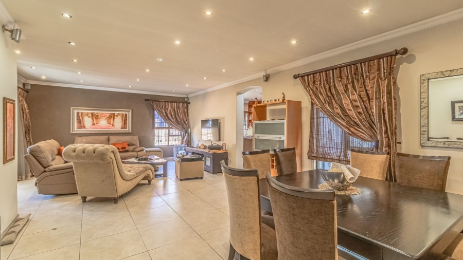 4 Bedroom Property for Sale in Greenstone Hill Gauteng