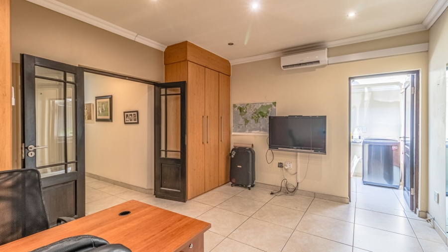 4 Bedroom Property for Sale in Greenstone Hill Gauteng