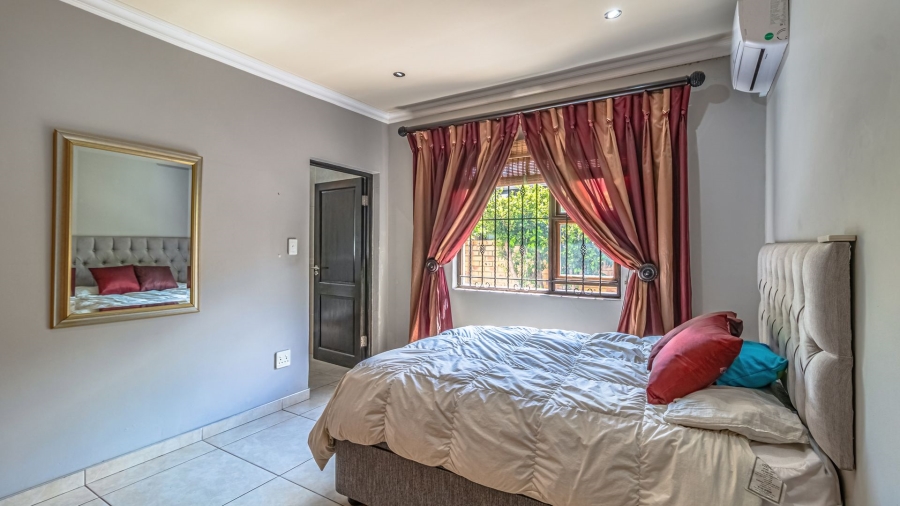 4 Bedroom Property for Sale in Greenstone Hill Gauteng