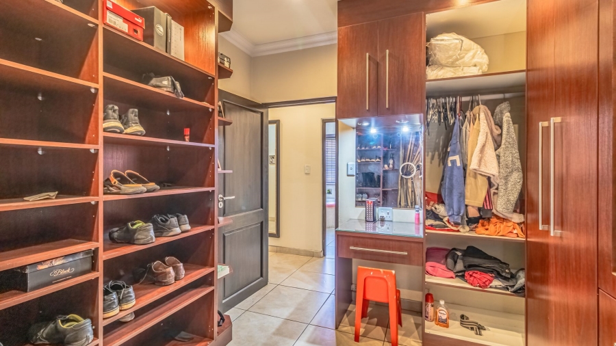 4 Bedroom Property for Sale in Greenstone Hill Gauteng