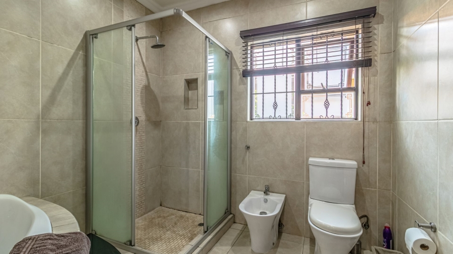 4 Bedroom Property for Sale in Greenstone Hill Gauteng