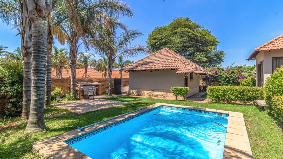 4 Bedroom Property for Sale in Greenstone Hill Gauteng