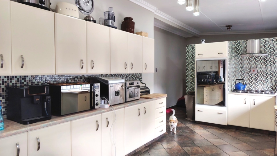 3 Bedroom Property for Sale in Vanderbijlpark SW 5 Gauteng