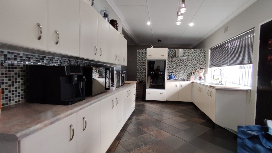 3 Bedroom Property for Sale in Vanderbijlpark SW 5 Gauteng