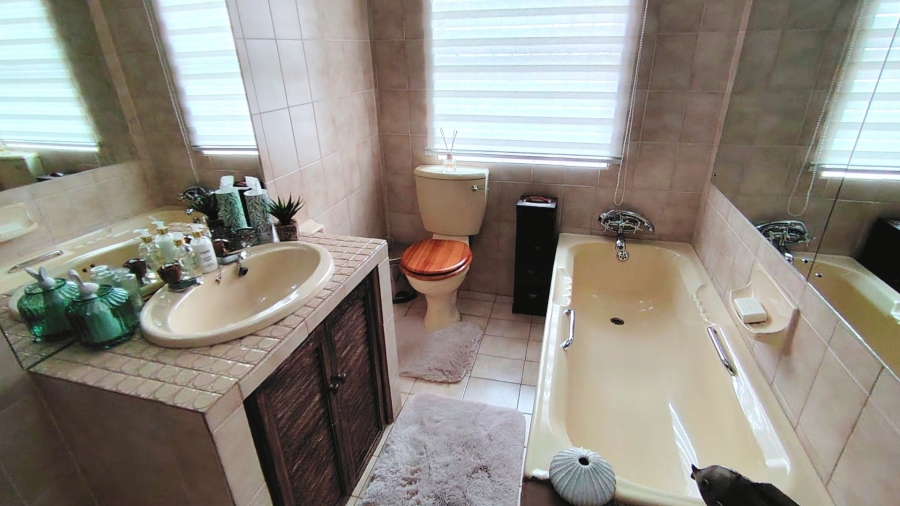 3 Bedroom Property for Sale in Vanderbijlpark SW 5 Gauteng