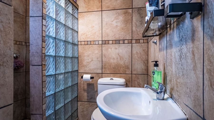 Commercial Property for Sale in Kloppersbos Gauteng