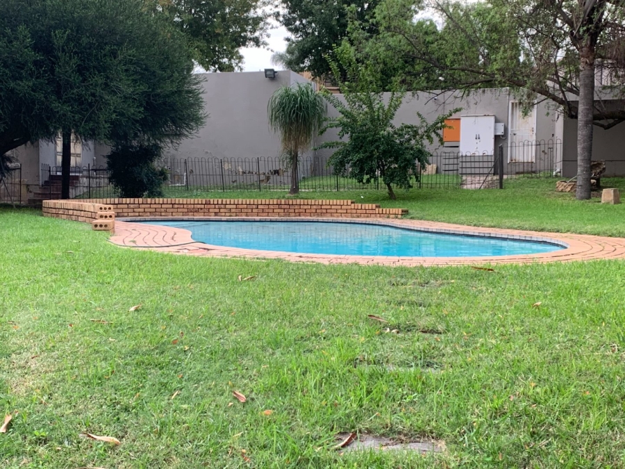 To Let 2 Bedroom Property for Rent in Halfway Gardens Gauteng