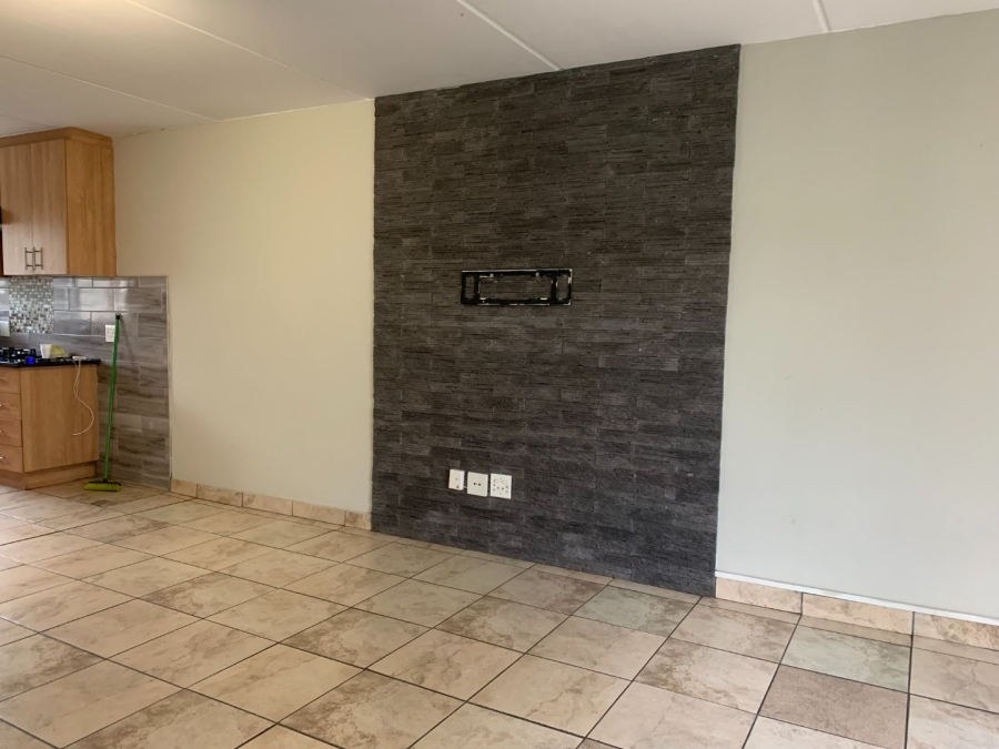 To Let 2 Bedroom Property for Rent in Halfway Gardens Gauteng