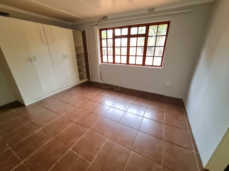 Commercial Property for Sale in Lusthof Gauteng