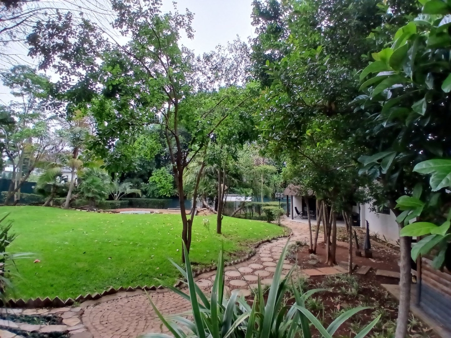 To Let 1 Bedroom Property for Rent in Houghton Estate Gauteng