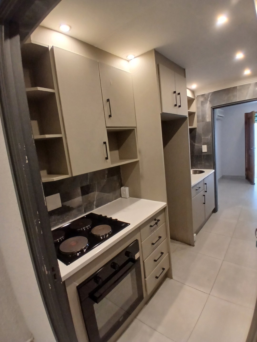 To Let 1 Bedroom Property for Rent in Houghton Estate Gauteng