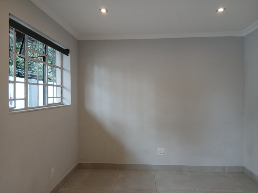 To Let 1 Bedroom Property for Rent in Houghton Estate Gauteng