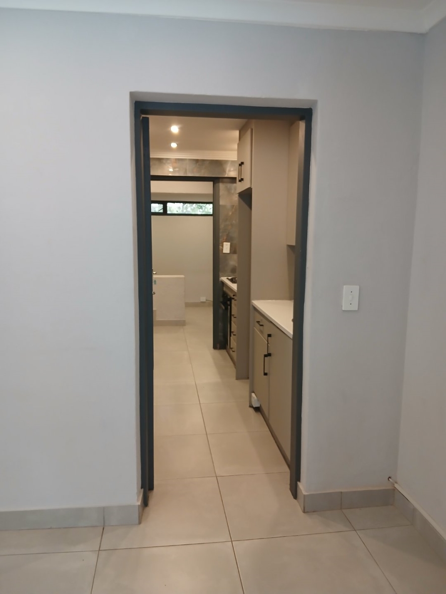 To Let 1 Bedroom Property for Rent in Houghton Estate Gauteng
