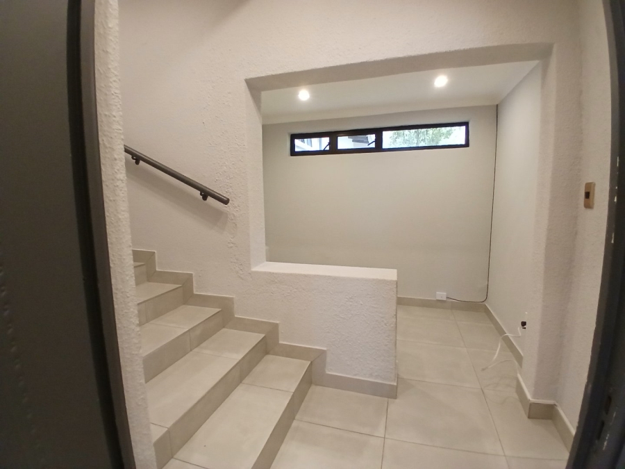 To Let 1 Bedroom Property for Rent in Houghton Estate Gauteng