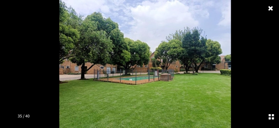 2 Bedroom Property for Sale in Rietvalleirand Gauteng