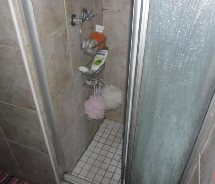  Bedroom Property for Sale in Die Hoewes Gauteng