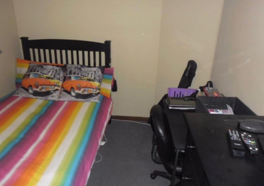  Bedroom Property for Sale in Die Hoewes Gauteng