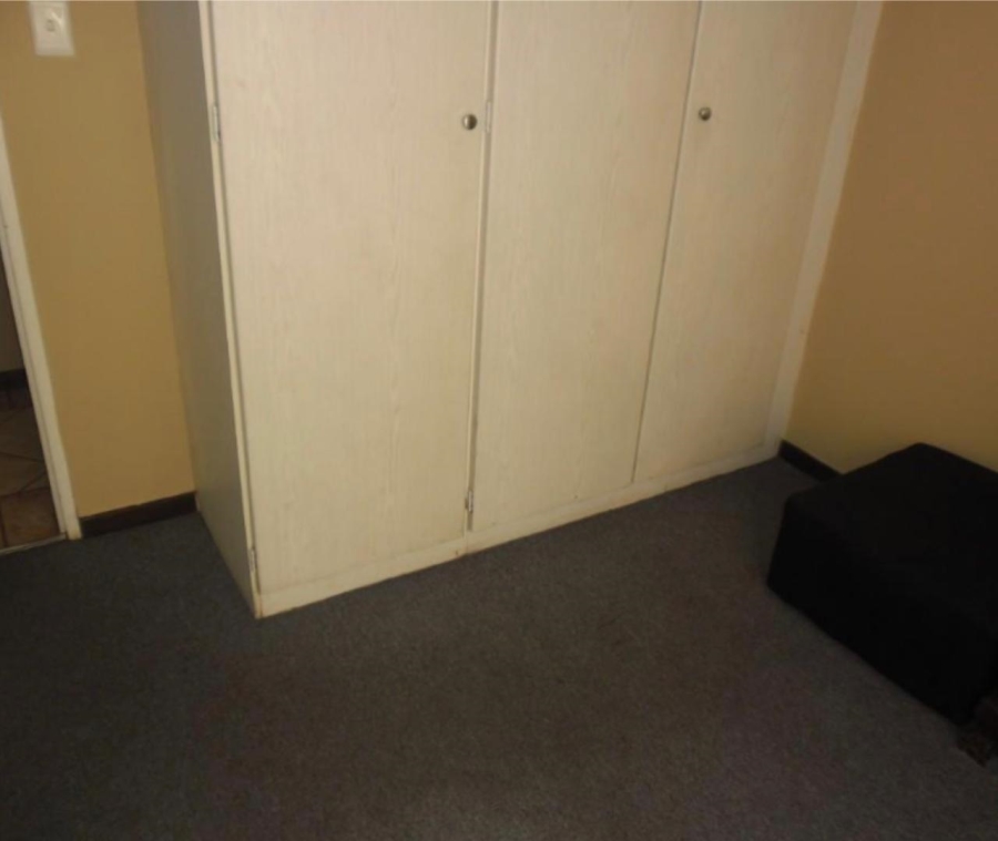  Bedroom Property for Sale in Die Hoewes Gauteng