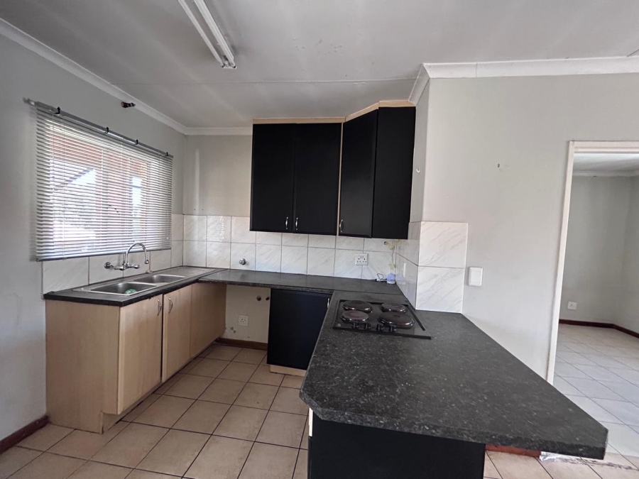 2 Bedroom Property for Sale in Noordwyk Gauteng