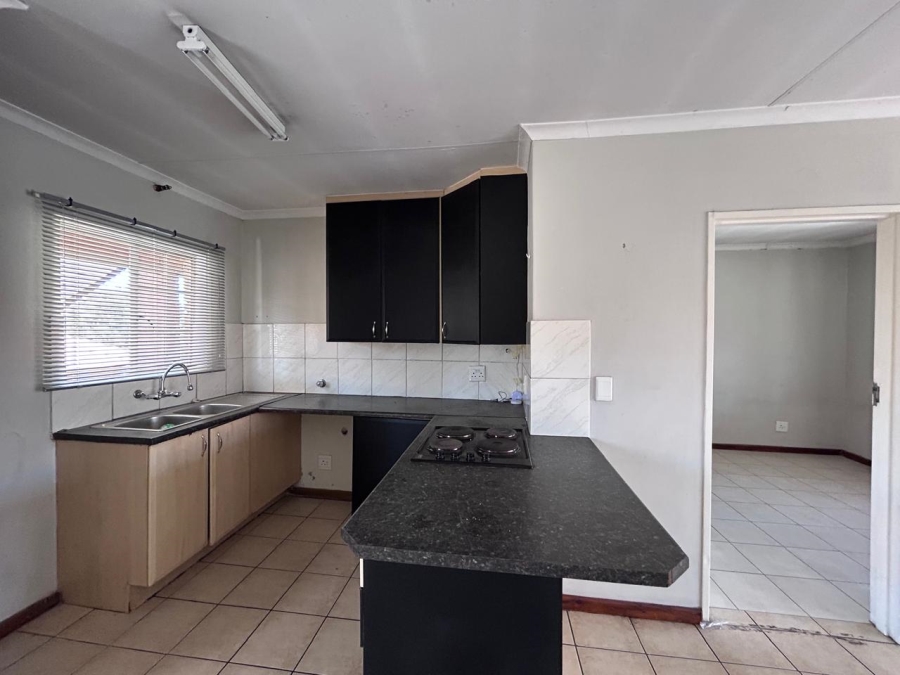 2 Bedroom Property for Sale in Noordwyk Gauteng