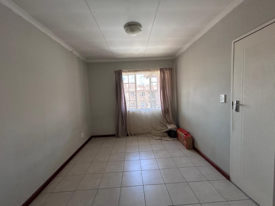 2 Bedroom Property for Sale in Noordwyk Gauteng