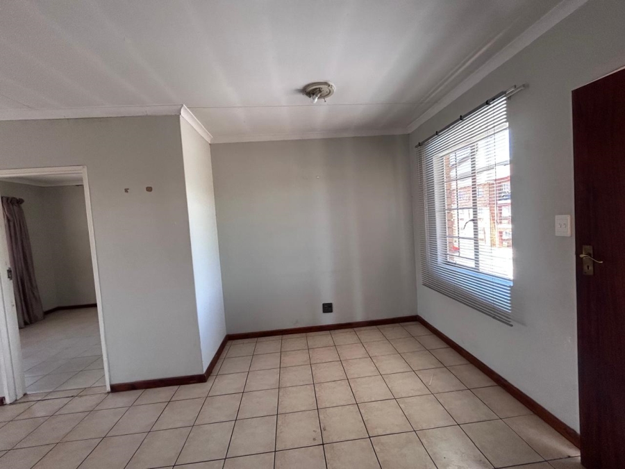 2 Bedroom Property for Sale in Noordwyk Gauteng