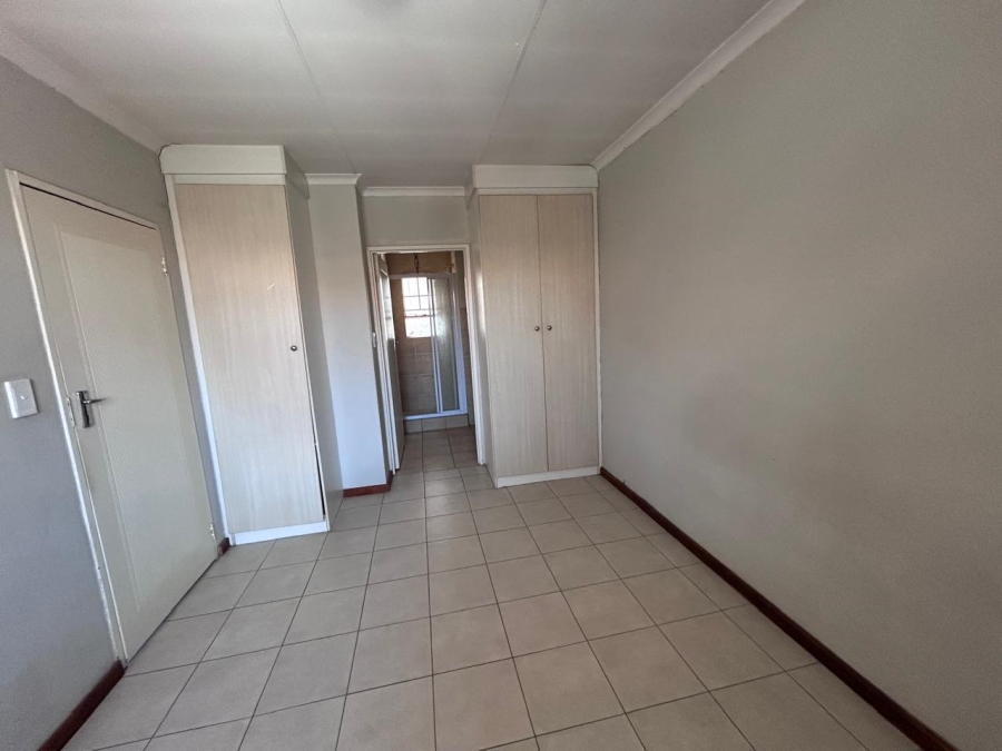 2 Bedroom Property for Sale in Noordwyk Gauteng