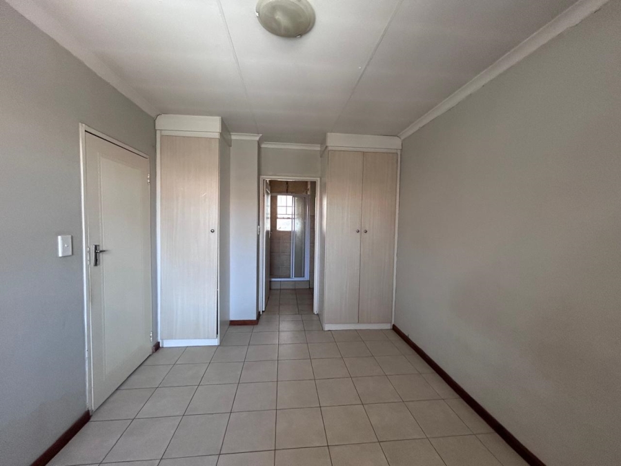 2 Bedroom Property for Sale in Noordwyk Gauteng