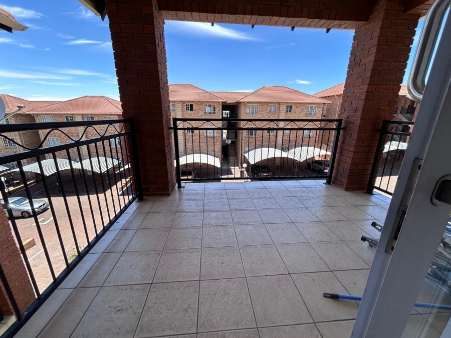 2 Bedroom Property for Sale in Noordwyk Gauteng